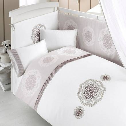 Комплект постельного белья и спальных принадлежностей из 6 предметов серии Royal 